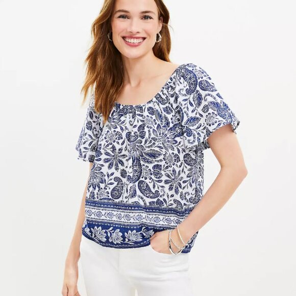 Paisley Flutter Sleeve Scoop Neck Blue and White Top Size Large - Picture 1 of 7